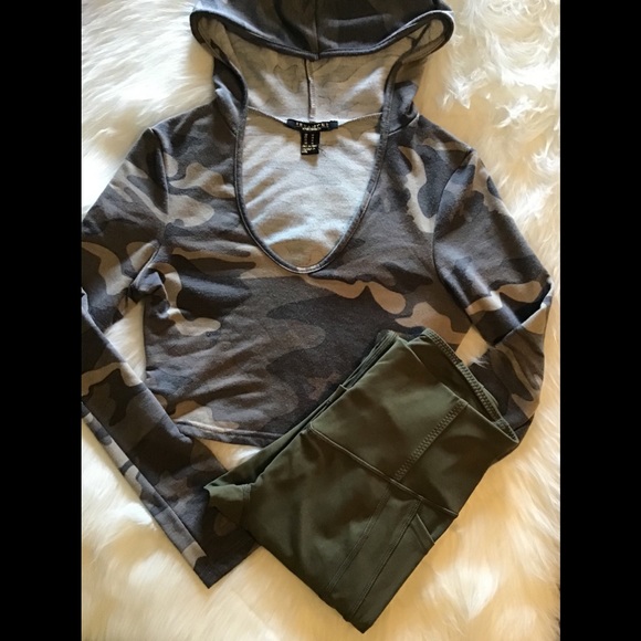 Tops - Camouflage Fitness Crop